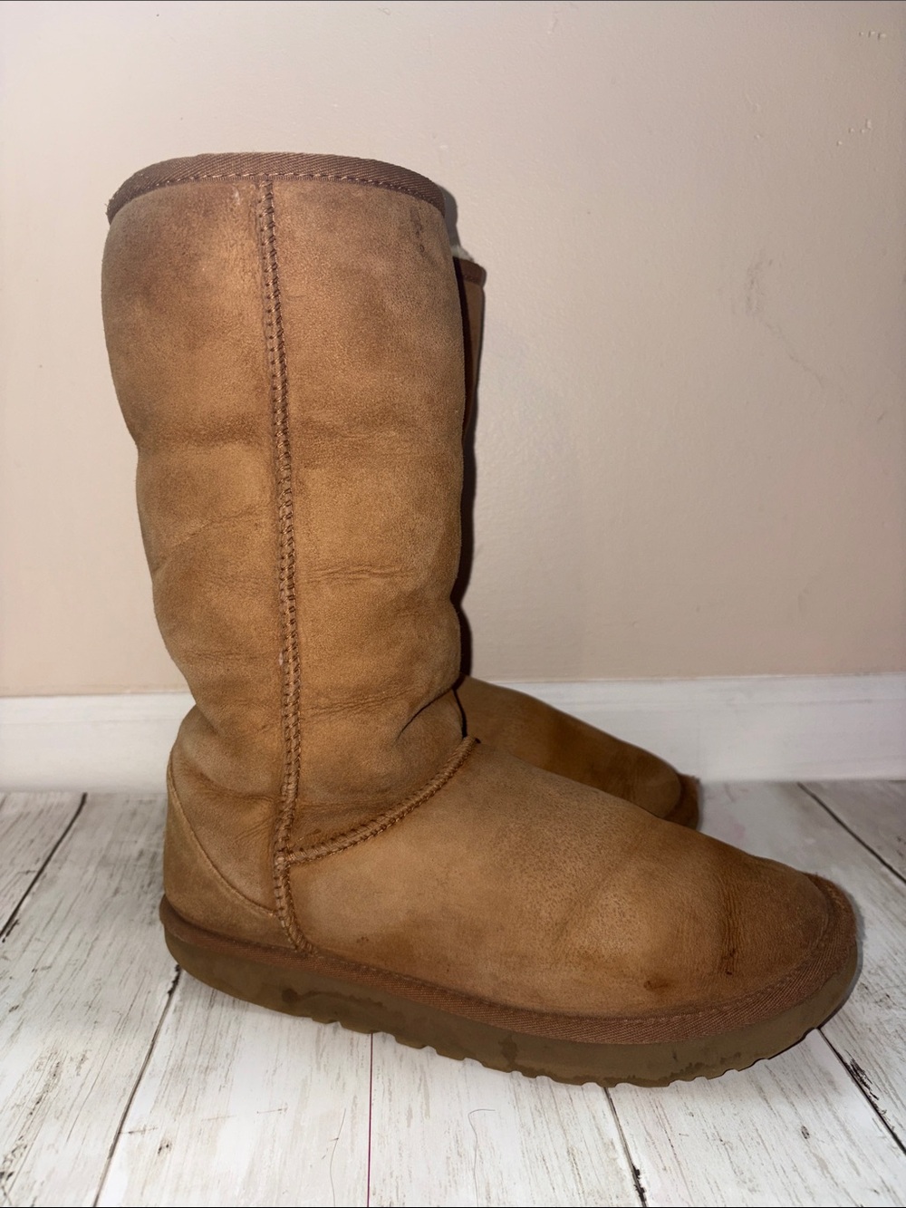 UGG Chestnut Shearling Cuff Short Winter Boots pre-owned size 9 women’s - Picture 8 of 9